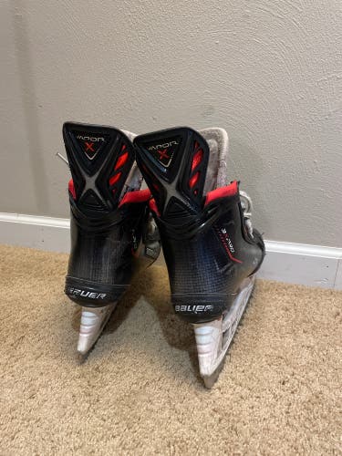 Size 6.5  Bauer Vapor 3X Pro Hockey Skates