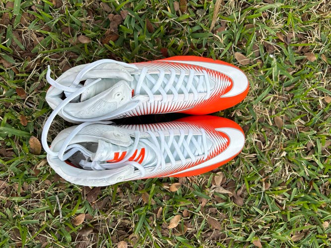 Size 11.5 nike cleats men