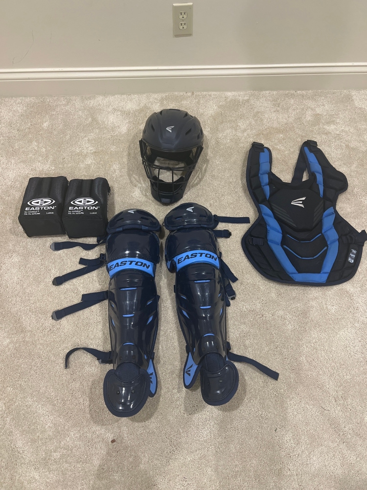 Easton Elite X Intermediate Royal Blue/Columbia Blue Catcher’s Gear w/ Bag/knee savers