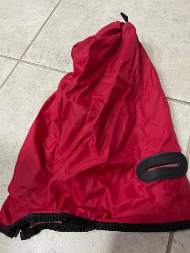 Golf bag rain cover in red Used conditions