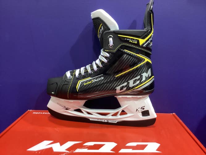 Junior New CCM Tacks Vector Plus Hockey Skates Regular Width Size 6.5