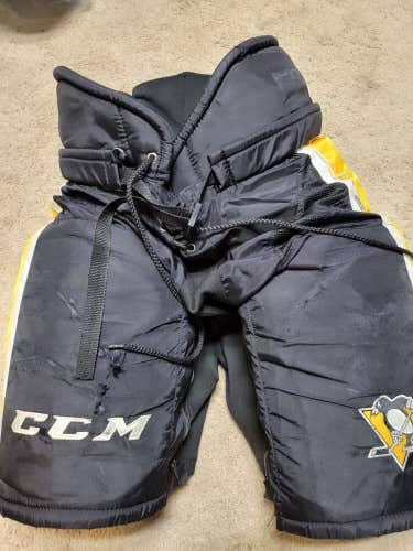 PITTSBURGH PENGUINS CCM HP35 Large +1" Black NHL Pro Stock Game Worn Used Pants