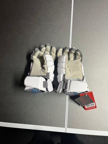 Brand New With Tags Medium Warrior Evo Lacrosse Gloves 22’ Model