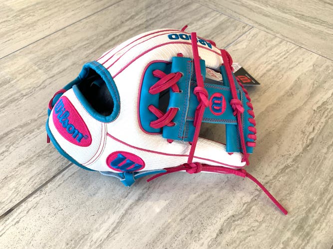 New Infield 11.5" A2000 Baseball Glove