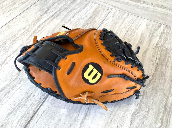 Used Right Hand Throw 32.5" A2000 Baseball Glove