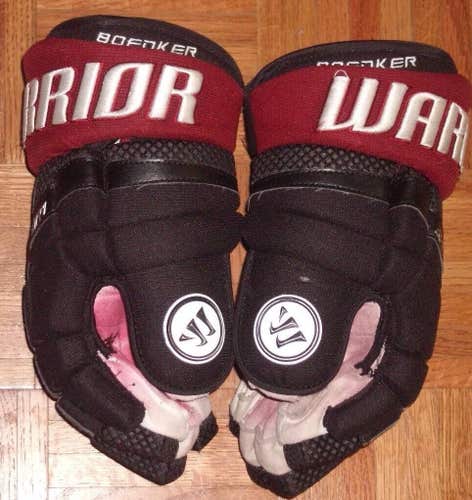 Arizona Coyotes Mikkel Boedker game-worn Warrior QR1 Pro gloves (2015-16 season) size 14