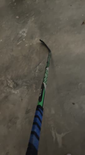 Senior Right Handed P28 Sling Hockey Stick