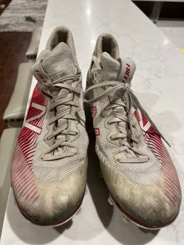 Red Used Molded Cleats Mid Top Freeze