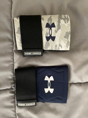 Under Armour Reversible Wrist Compression Straps
