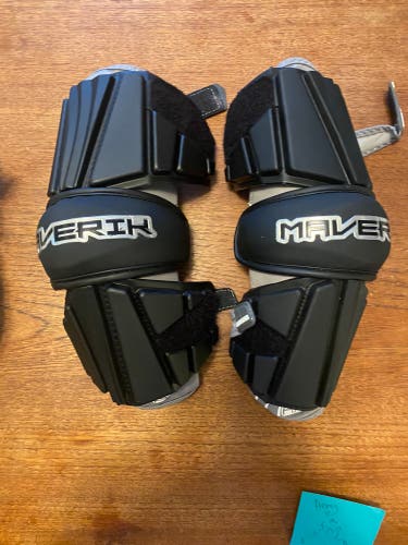 Used Large Maverik Max Arm Pads