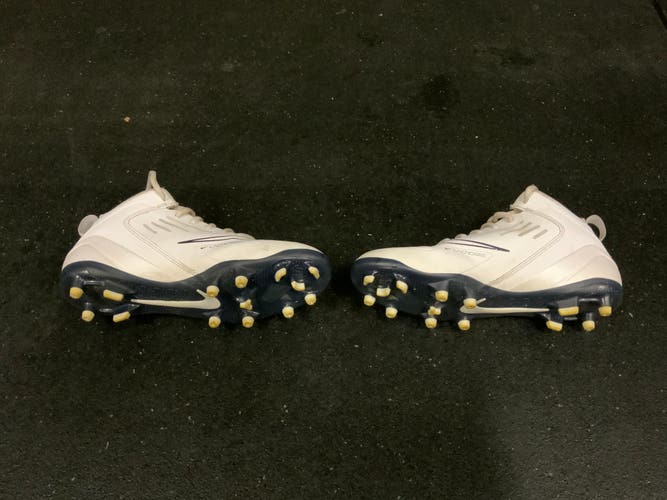 White Adult Used Mens Size 7.0 (Women's 8.0) Molded Cleats Nike Low Top Huarache