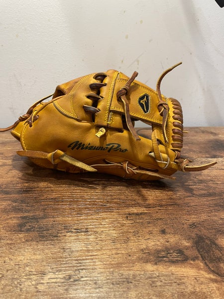EXTREMELY RARE MIZUNO PRO LIMITED 11.75