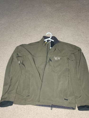 Used X-Large Mountain Hardware Soft Shell Jacket