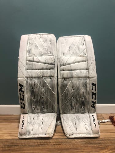 32" CCM  Eflex 5.9 Goalie Leg Pads