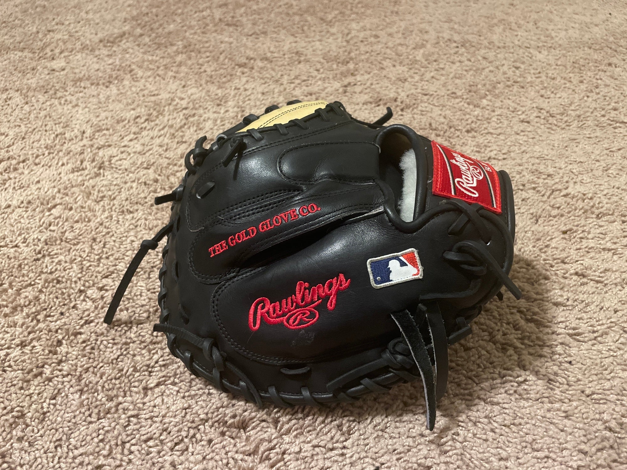 Another beautiful pickup is this Rawlings pro preferred JT Realmuto 34”  catchers mitt! What do you think of it? Its not for sale so please…