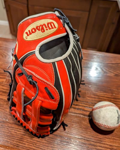 New Wilson Right Hand Throw Outfield A2K MB50 Baseball Glove 12.75"