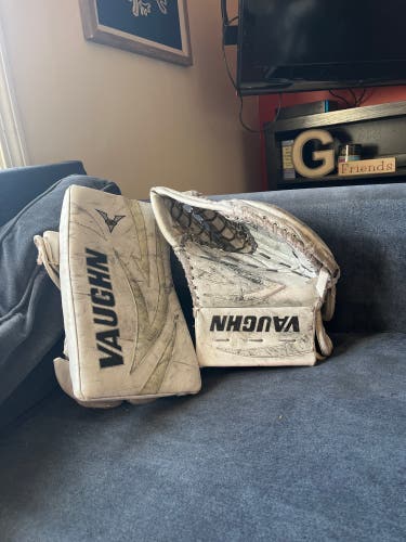 Vaughn Velocity V5 Glove & Blocker Regular