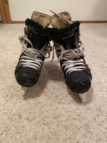 Used Bauer Size 8 Supreme 6000 Hockey Skates