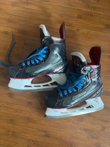 Used Bauer Regular Width Size 3.5 Vapor X2.7 Hockey Skates