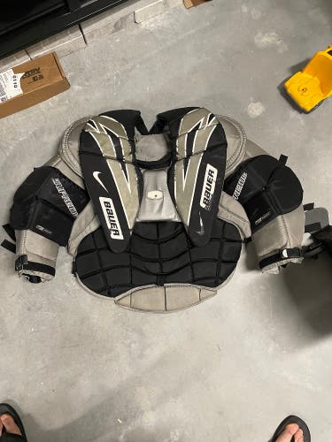 Bauer Supreme chest protector