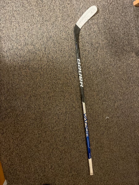 Senior Right Handed Mid Pattern Pro Stock Vapor FlyLite Hockey Stick