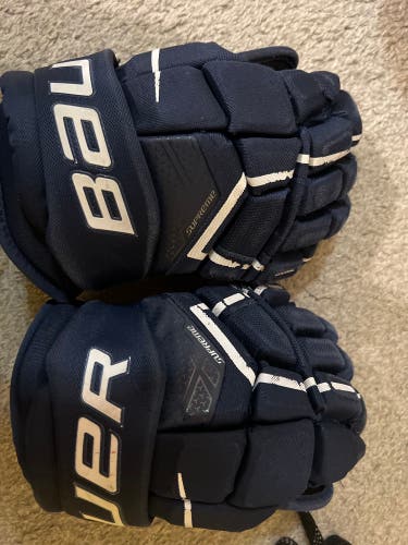 Bauer 11" Supreme Matrix Gloves