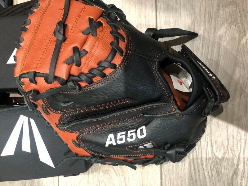 Used Right Hand Throw Wilson Catcher's A550 Baseball Glove 32"