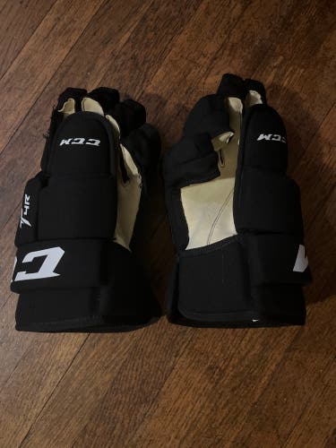 ccm hockey gloves