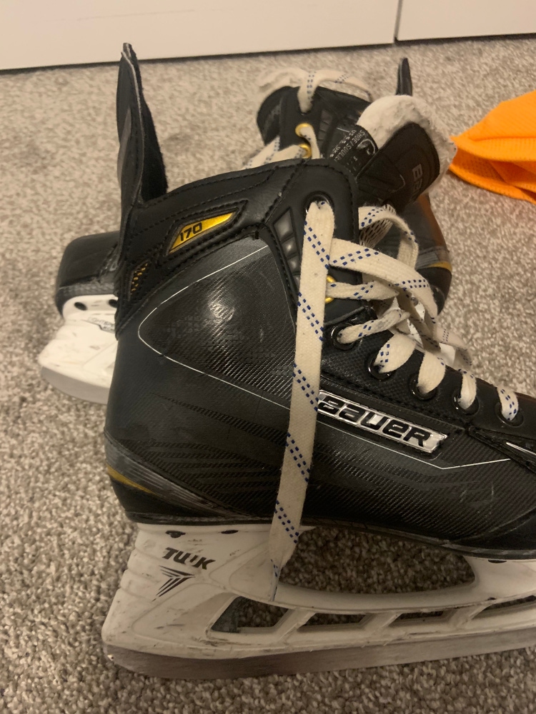 Used Bauer Regular Width  Size 5.5 Supreme 170 Hockey Skates