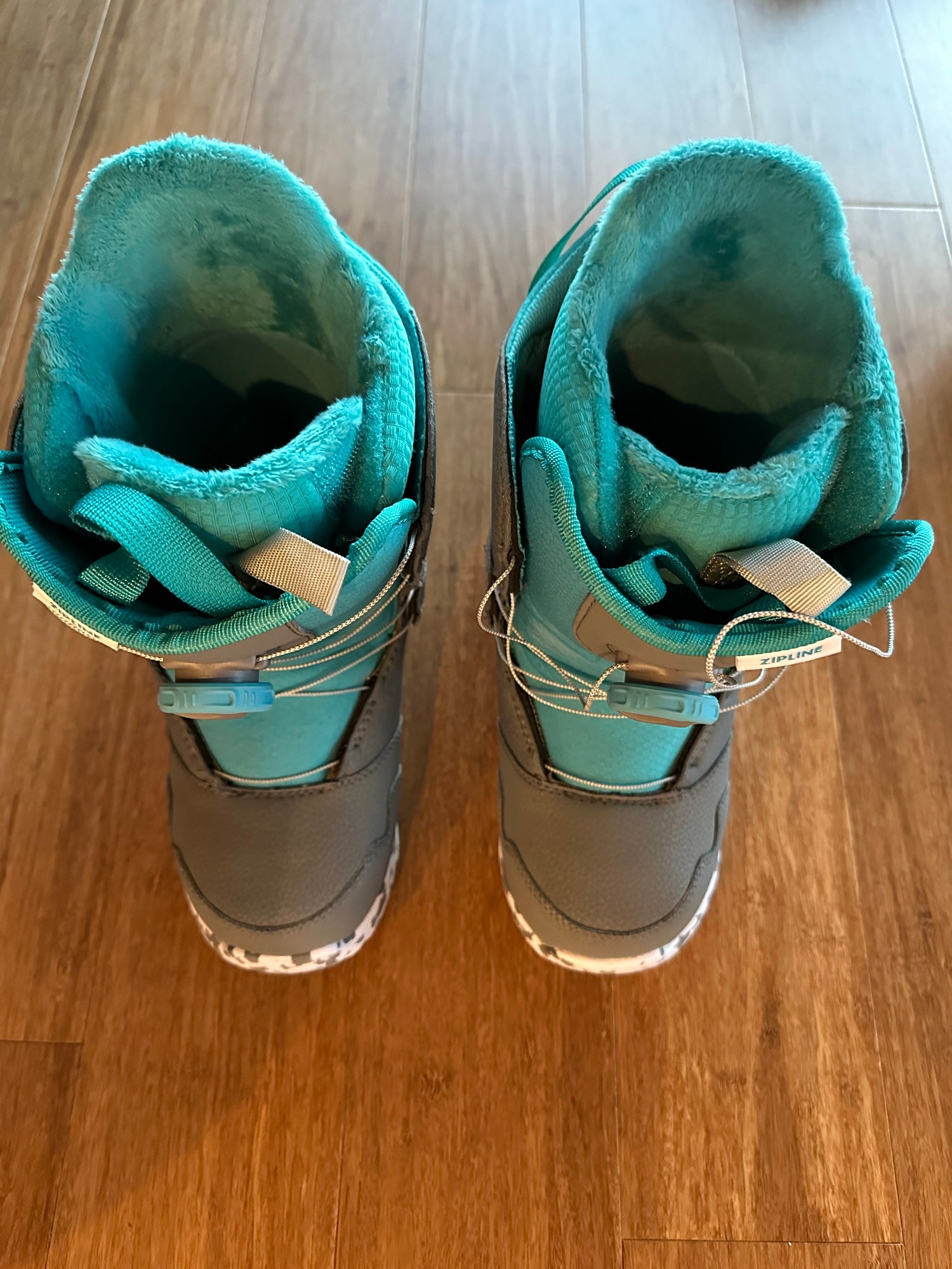 Kids Size 6 Burton Zipline Boa Snowboard Boots (Size 6 kids