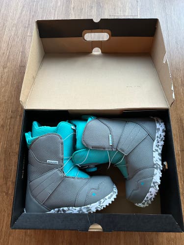 Kids Size 6 Burton Zipline Boa Snowboard Boots (Size 6 kids)