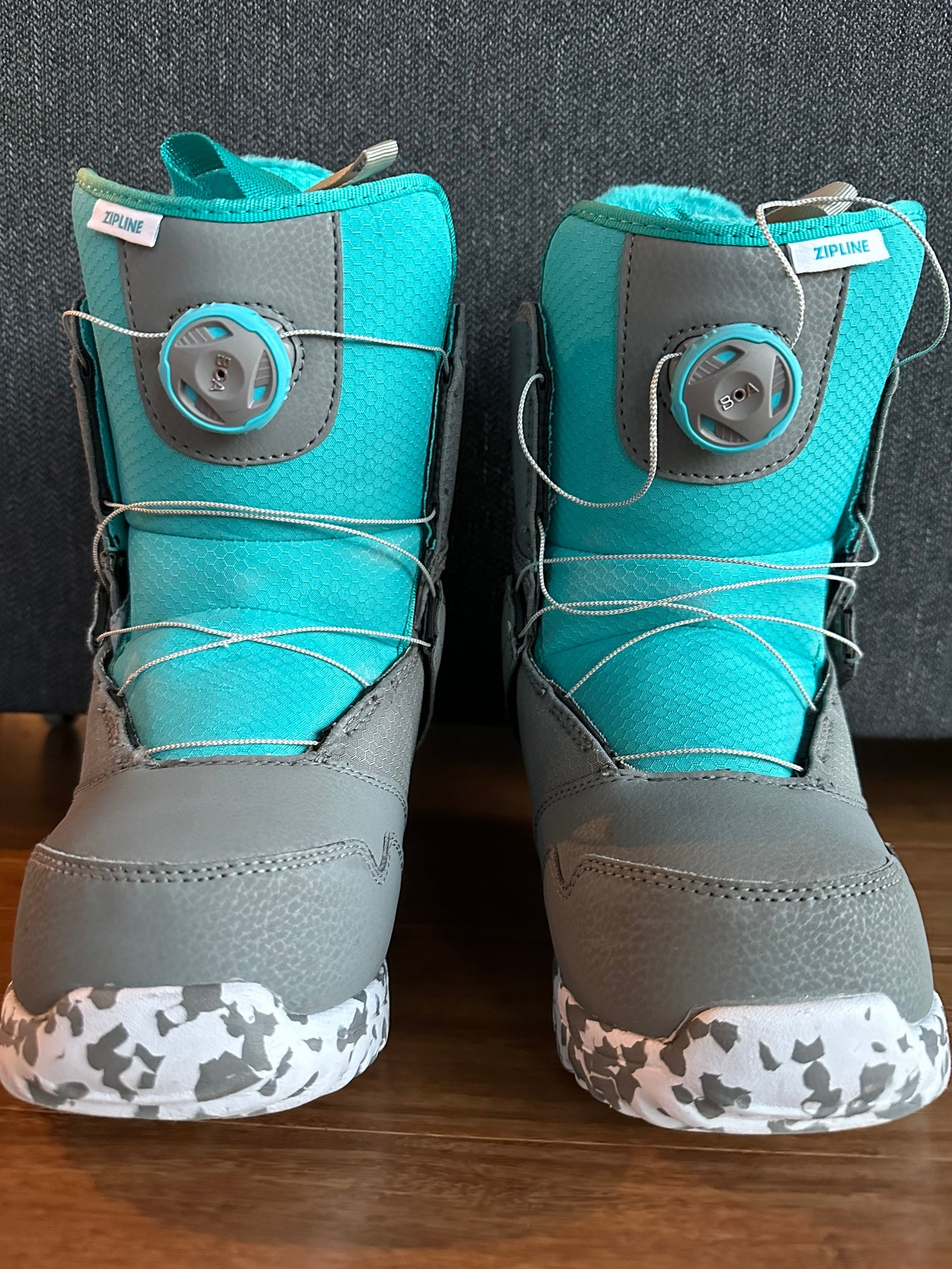 Kids Size 6 Burton Zipline Boa Snowboard Boots (Size 6 kids