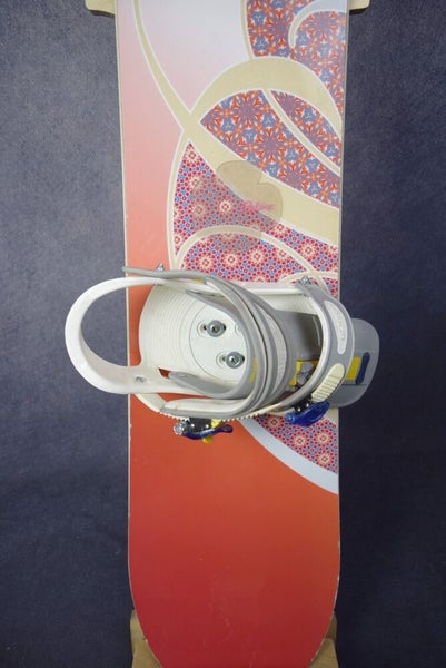BURTON LUX SNOWBOARD SIZE 154 CM WITH BURTON LARGE BINDINGS