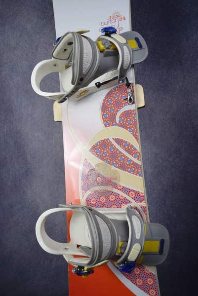 BURTON LUX SNOWBOARD SIZE 154 CM WITH BURTON LARGE BINDINGS