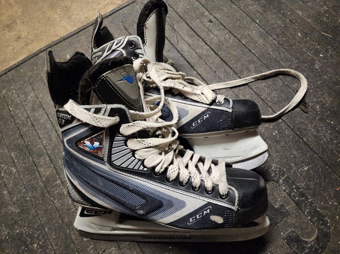 Senior Used CCM Custom Hockey Skates Regular Width Size 9.5