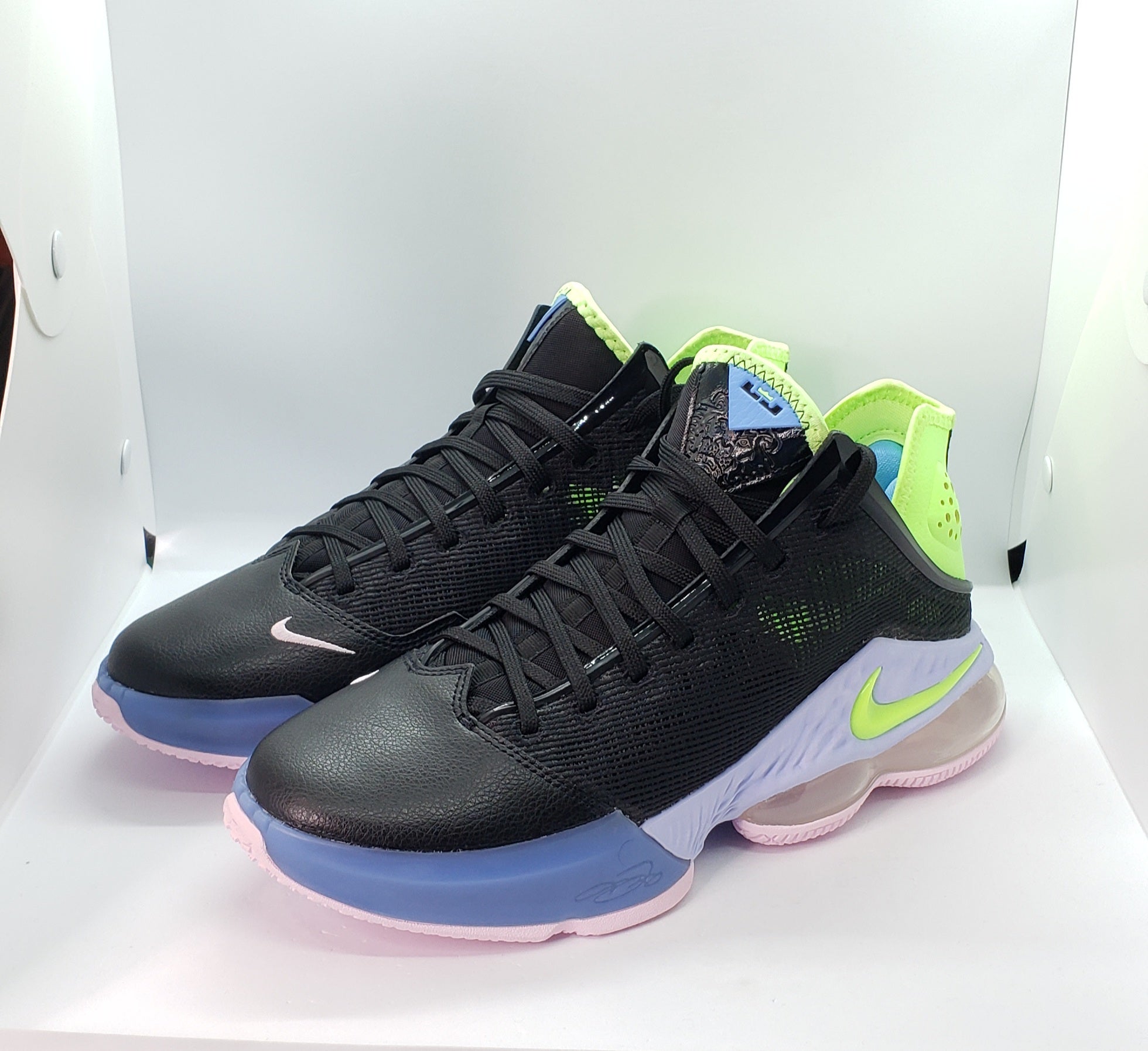 Nike Men\'s LeBron 19 XIX Low Black Green Basketball Shoes DO9829-001 Sizes 11 71RxlTv-Q5L._AC_UY900_.jpg main image 2