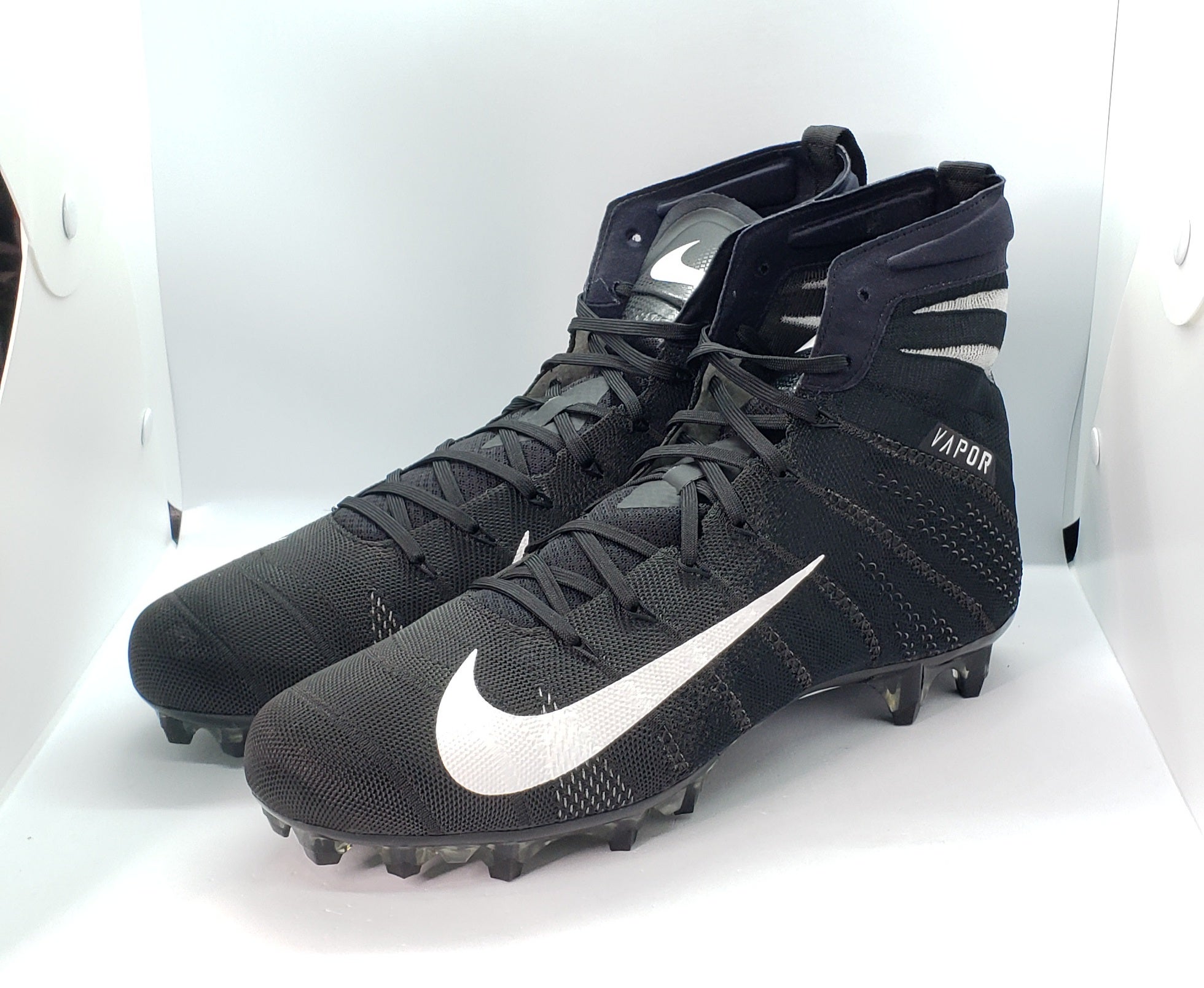 NIKE VAPOR UNTOUCHABLE 3 ELITE FOOTBALL CLEATS SIZE 14 BLACK MAROON  AO3006-003