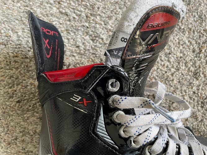 Used Bauer Regular Width Size 8 Vapor 3X Hockey Skates