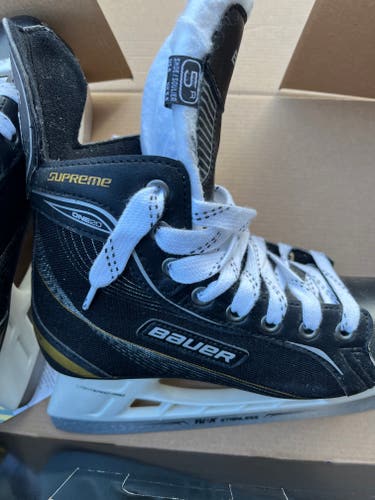 Youth Used Bauer Supreme Hockey Skates Regular Width Size 5