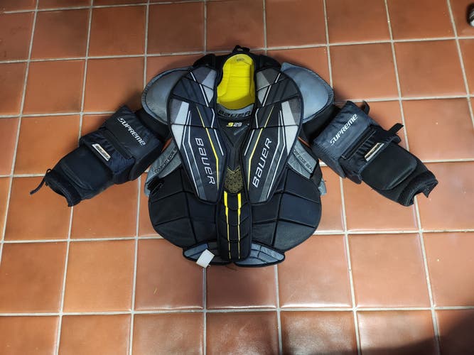 Used Small Bauer S29 Goalie Chest Protector