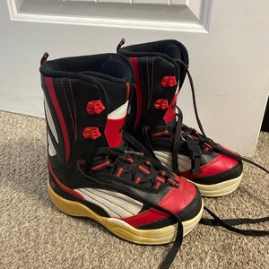 5150 Crow Snowboard Boots Youth Size 5