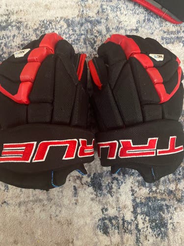 Size 13” True Hockey Gloves