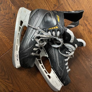 Youth Used Bauer Supreme 150 Hockey Skates Regular Width Size 6