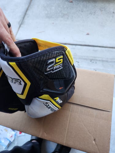 Used Large Bauer Supreme 2S Pro Elbow Pads