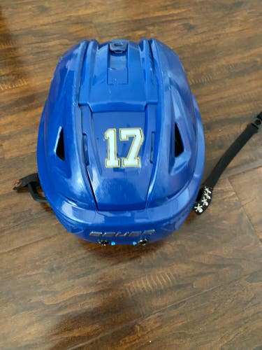 Used Medium Bauer Re-Akt 150 Helmet