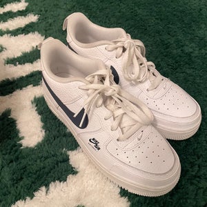 Used Size 7.0 (Women's 8.0) Nike Air Force 1 Shoes