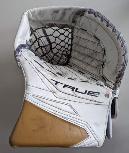 Used True Regular Goalie Glove - L20.1 Senior,  Game ready palm, 590 break