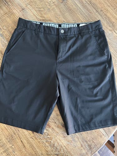 Like new Puma Jackpot Men’s golf shorts waist 36/10” inseam.