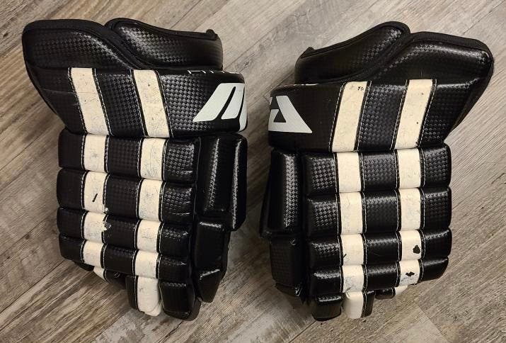 MIA 14” hockey gloves