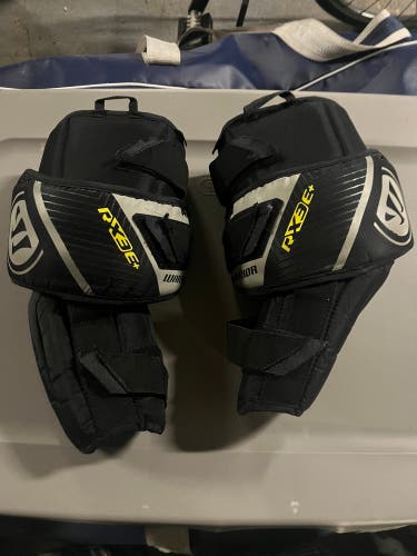 WARRIOR RITUAL X3 E+ GOALIE KNEE PADS